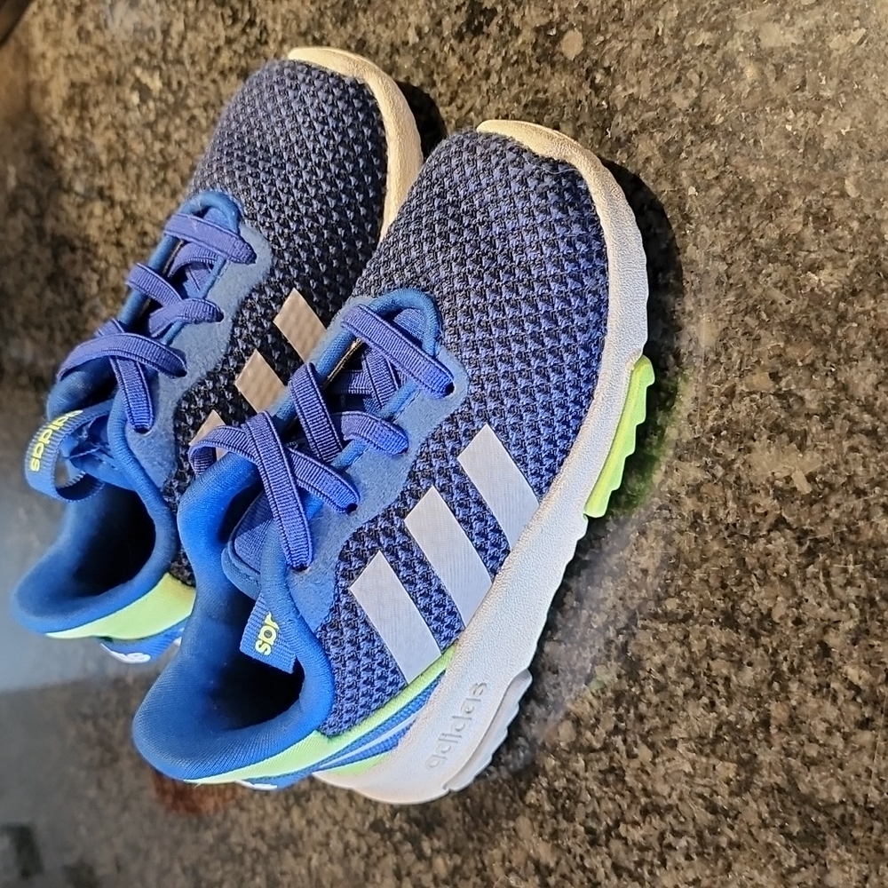 Toddler boys Adidas athletic shoes size 6